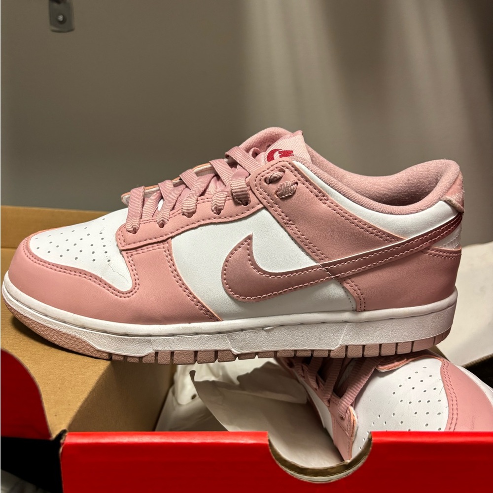Nike Dunk Low Pink Valentine’s Edition